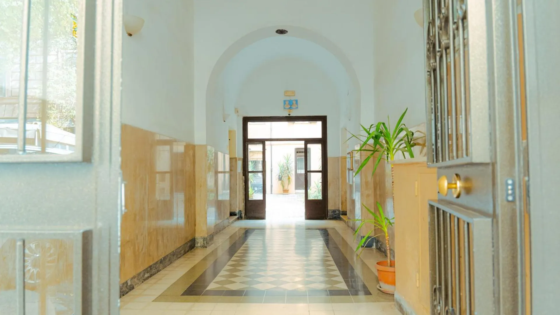 Quiet And Cosy Central Apartment Rome Italy
